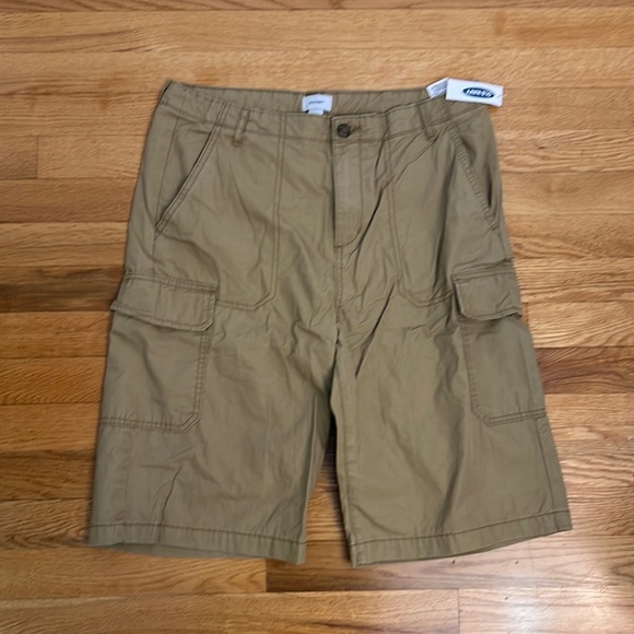 Old Navy 18 Husky Cargo Shorts NWT - Picture 1 of 7